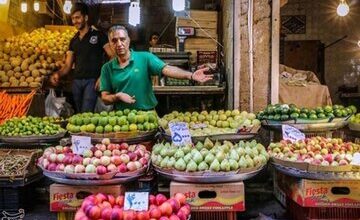 بازار میوه در مسیر کاهش قیمت/ قیمت زردآلو، گیلاس، توت فرنگی، موز و گوجه سبز را ببینید