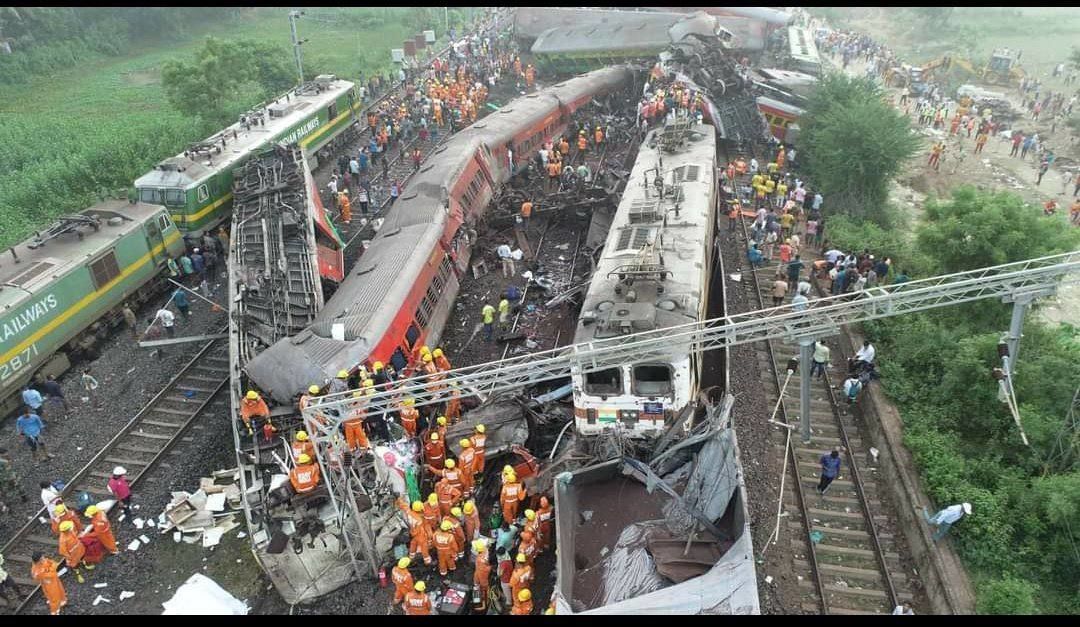 تصادف وحشتناک 2 قطار پر مسافر در هند؛ 288 کشته و بیش از هزاران نفر زخمی / جزییات تلخ حادثه