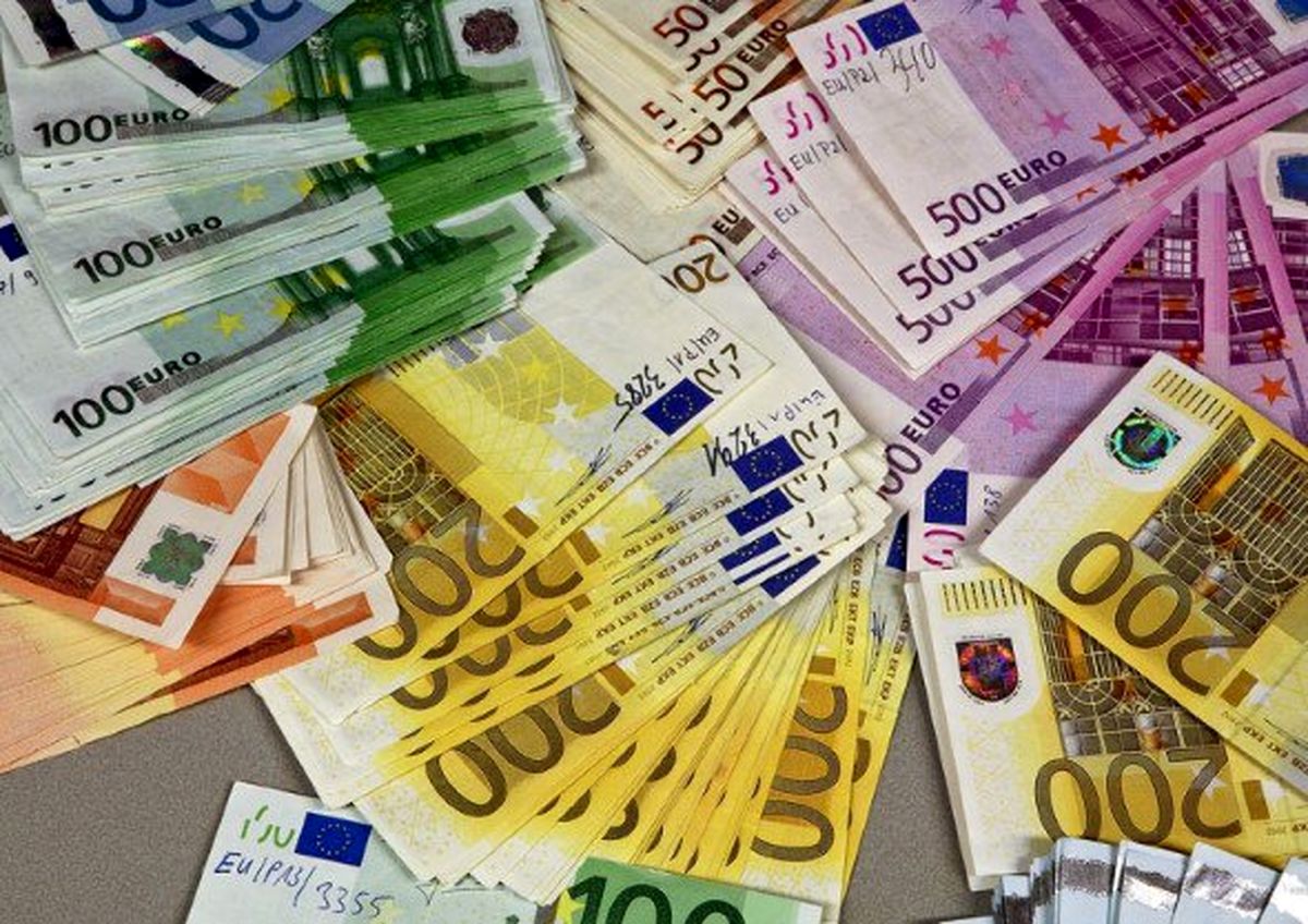 دلاری که گوشه گیر شده و در مقابل یورو در حال پرواز است!