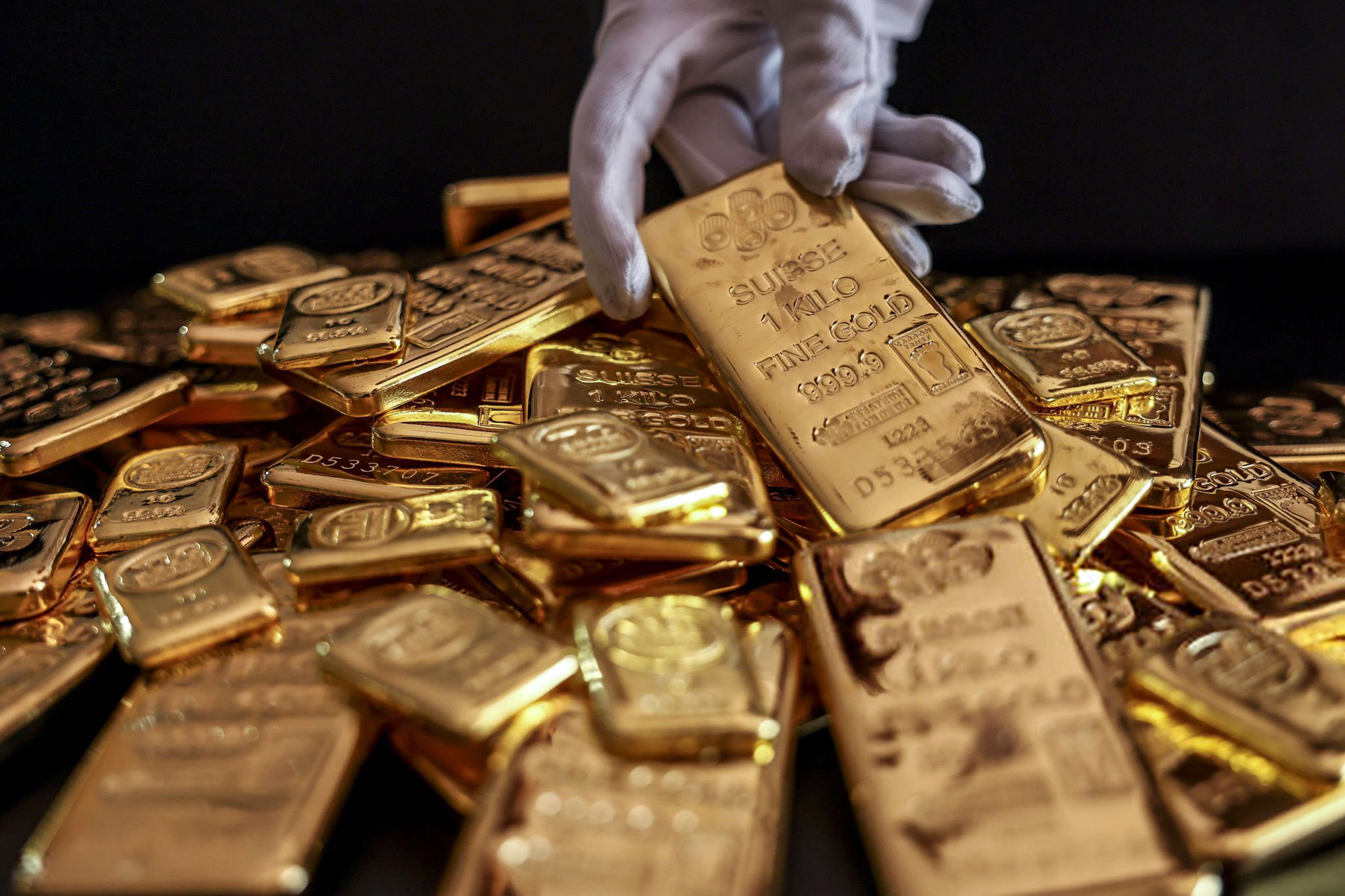 افزایش دلار با سیگنال/موانع سوئیس برای معامله گران طلا